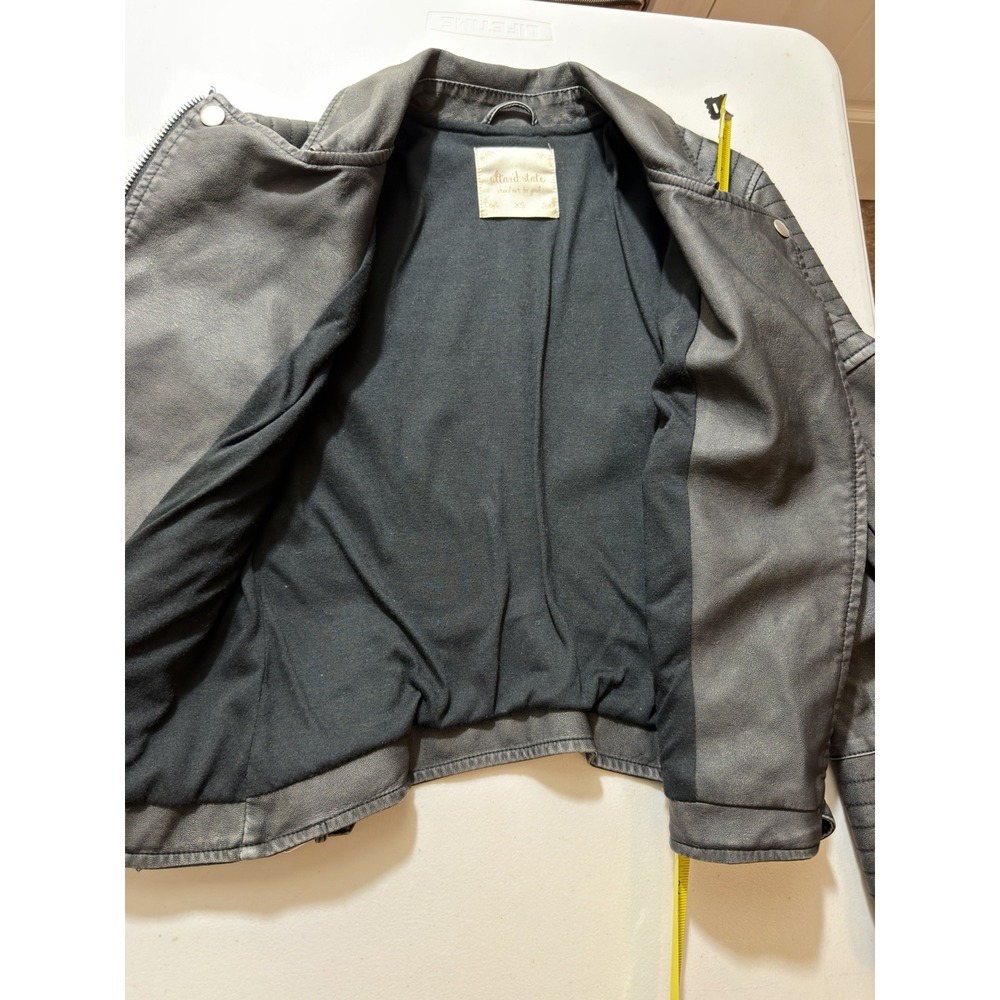 Altar'd State Jacket Women's Size XS Black Faux Leather Biker Motto Streetwear - Picture 9 of 16